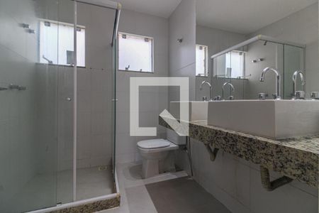 Suíte 1 - Banheiro de casa de condomínio para alugar com 3 quartos, 250m² em Vargem Pequena, Rio de Janeiro