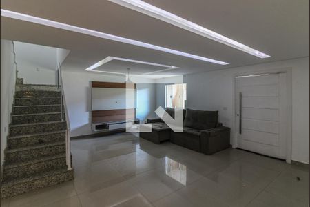 Casa de condomínio para alugar com 250m², 3 quartos e 2 vagasSala