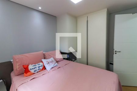 Quarto 1 de apartamento para alugar com 2 quartos, 45m² em Vila Suzana, São Paulo