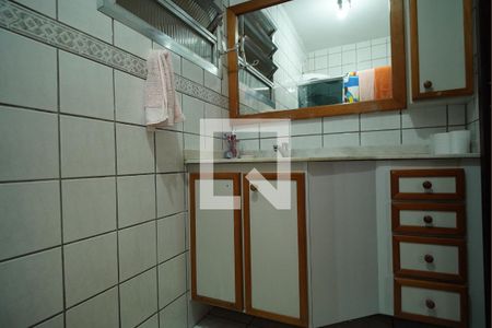 Banheiro de apartamento à venda com 2 quartos, 82m² em Navegantes, Porto Alegre