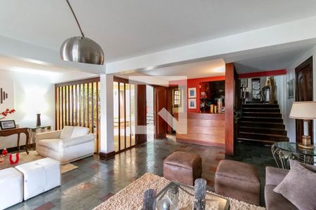 Casa à venda com 380m², 6 quartos e 5 vagasSala