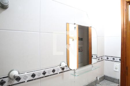 Lavabo de apartamento para alugar com 2 quartos, 93m² em Vila Tupi, Praia Grande