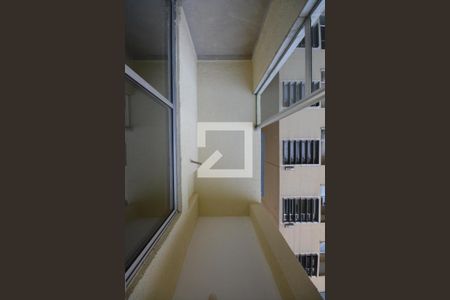 Sala de apartamento para alugar com 2 quartos, 60m² em Jardim Sulacap, Rio de Janeiro