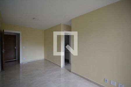 Sala de apartamento para alugar com 2 quartos, 60m² em Jardim Sulacap, Rio de Janeiro