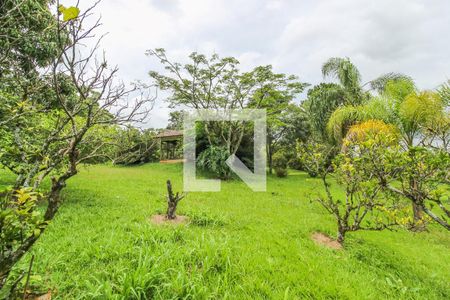 Casa à venda com 5400m², 4 quartos e 5 vagas Casa à venda com 5400m², 4 quartos e 5 vagasQuintal