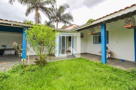 Casa à venda com 5400m², 4 quartos e 5 vagas Casa à venda com 5400m², 4 quartos e 5 vagasGaragem