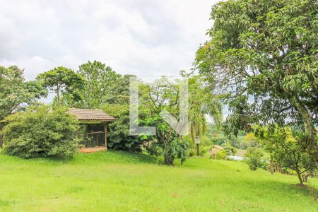 Casa à venda com 5400m², 4 quartos e 5 vagas Casa à venda com 5400m², 4 quartos e 5 vagasGaragem