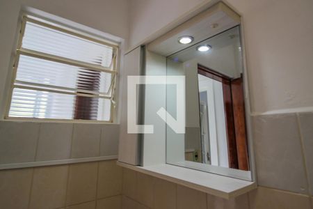 Casa à venda com 5400m², 4 quartos e 5 vagas Casa à venda com 5400m², 4 quartos e 5 vagasBanheiro 2