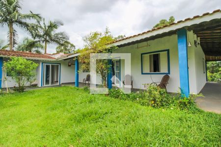 Casa à venda com 5400m², 4 quartos e 5 vagas Casa à venda com 5400m², 4 quartos e 5 vagasFachada