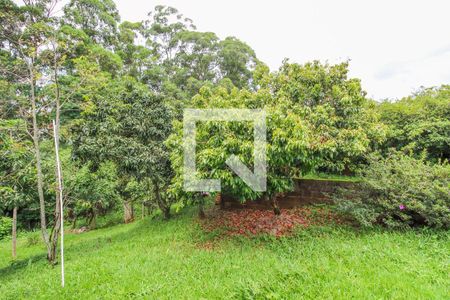 Casa à venda com 5400m², 4 quartos e 5 vagas Casa à venda com 5400m², 4 quartos e 5 vagasQuintal