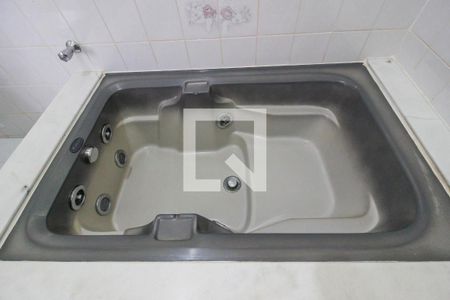 Casa à venda com 5400m², 4 quartos e 5 vagas Casa à venda com 5400m², 4 quartos e 5 vagasBanheiro