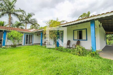 Casa à venda com 5400m², 4 quartos e 5 vagas Casa à venda com 5400m², 4 quartos e 5 vagasQuintal