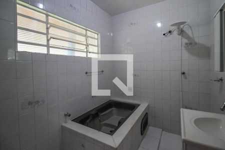 Casa à venda com 5400m², 4 quartos e 5 vagas Casa à venda com 5400m², 4 quartos e 5 vagasBanheiro