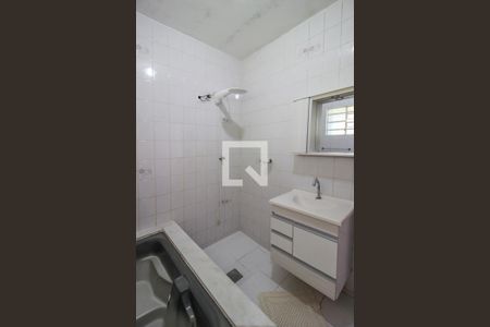 Casa à venda com 5400m², 4 quartos e 5 vagas Casa à venda com 5400m², 4 quartos e 5 vagasBanheiro