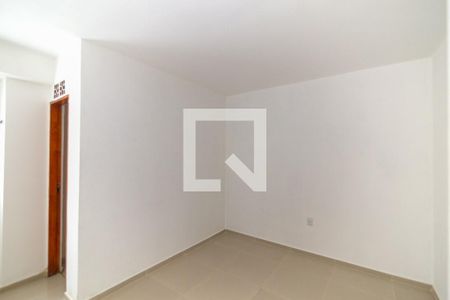 Quarto  de kitnet/studio para alugar com 1 quarto, 43m² em Parque Pinheiros, Taboão da Serra