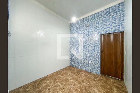 Quarto de casa para alugar com 1 quarto, 50m² em Vila Jussara, Carapicuíba