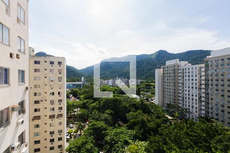 Vista da Sala de apartamento à venda com 2 quartos, 57m² em Camorim, Rio de Janeiro