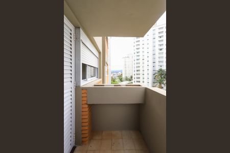 Apartamento à venda com 219m², 4 quartos e 4 vagas Apartamento à venda com 219m², 4 quartos e 4 vagasSacada