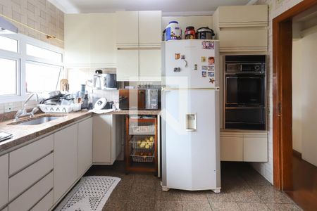 Apartamento à venda com 219m², 4 quartos e 4 vagas Apartamento à venda com 219m², 4 quartos e 4 vagasCozinha