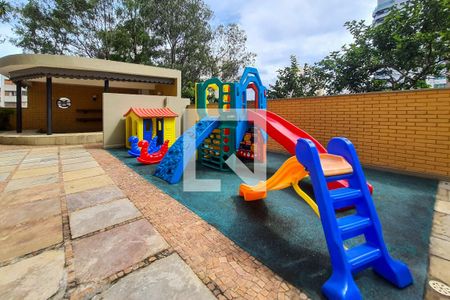 Apartamento à venda com 219m², 4 quartos e 4 vagas Apartamento à venda com 219m², 4 quartos e 4 vagasÁrea comum - Playground