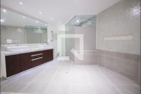 Banheiro de apartamento para alugar com 1 quarto, 52m² em Vila Mariana, São Paulo