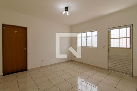 Casa à venda com 240m², 4 quartos e 1 vaga Casa à venda com 240m², 4 quartos e 1 vagaSala - Casa 2