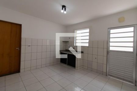 Casa à venda com 240m², 4 quartos e 1 vaga Casa à venda com 240m², 4 quartos e 1 vagaCozinha