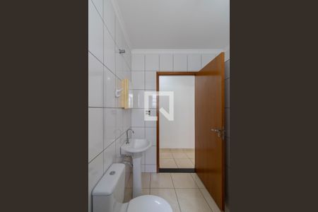 Casa à venda com 240m², 4 quartos e 1 vaga Casa à venda com 240m², 4 quartos e 1 vagaBanheiro da Suíte 2 - Casa 2