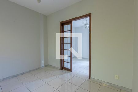 Sala de casa à venda com 4 quartos, 230m² em Salgado Filho, Belo Horizonte