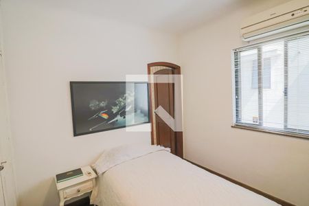 Casa à venda com 400m², 5 quartos e 4 vagas Casa à venda com 400m², 5 quartos e 4 vagasQuarto 4 Suite