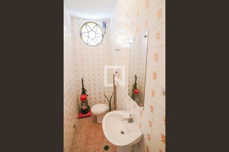 Casa à venda com 400m², 5 quartos e 4 vagas Casa à venda com 400m², 5 quartos e 4 vagasSalão Edicula