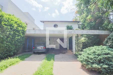 Casa à venda com 400m², 5 quartos e 4 vagas Casa à venda com 400m², 5 quartos e 4 vagasGaragem