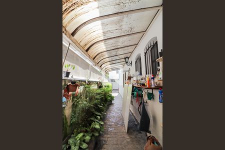 Casa à venda com 400m², 5 quartos e 4 vagas Casa à venda com 400m², 5 quartos e 4 vagasQuintal