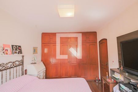 Casa à venda com 400m², 5 quartos e 4 vagas Casa à venda com 400m², 5 quartos e 4 vagasQuarto 1