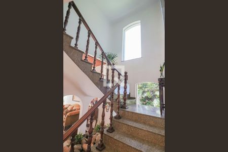 Casa à venda com 400m², 5 quartos e 4 vagas Casa à venda com 400m², 5 quartos e 4 vagasEscadas