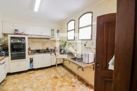 Casa à venda com 400m², 5 quartos e 4 vagas Casa à venda com 400m², 5 quartos e 4 vagasCozinha