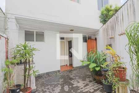 Casa à venda com 400m², 5 quartos e 4 vagas Casa à venda com 400m², 5 quartos e 4 vagasLavanderia