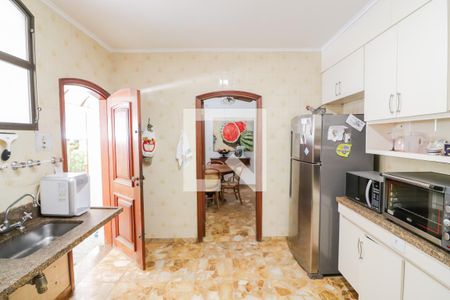 Casa à venda com 400m², 5 quartos e 4 vagas Casa à venda com 400m², 5 quartos e 4 vagasCozinha