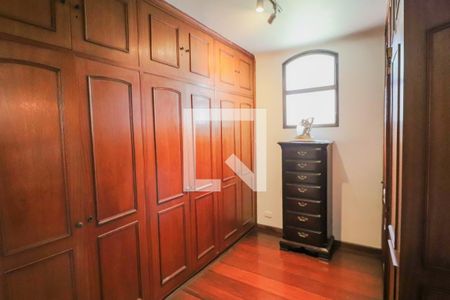 Casa à venda com 400m², 5 quartos e 4 vagas Casa à venda com 400m², 5 quartos e 4 vagasQuarto 5 Suite