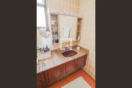 Casa à venda com 400m², 5 quartos e 4 vagas Casa à venda com 400m², 5 quartos e 4 vagasBanheiro Social