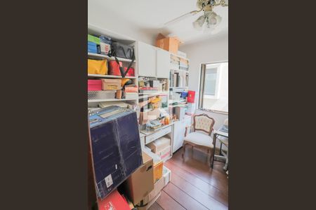 Casa à venda com 400m², 5 quartos e 4 vagas Casa à venda com 400m², 5 quartos e 4 vagasQuarto 3