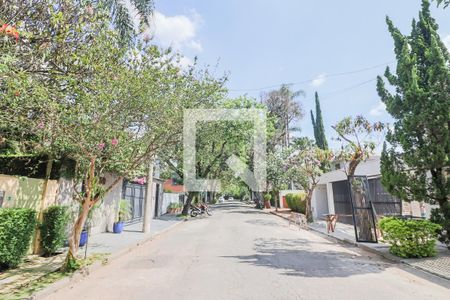 Casa à venda com 400m², 5 quartos e 4 vagas Casa à venda com 400m², 5 quartos e 4 vagasFachada