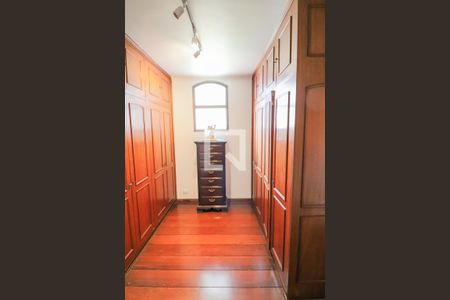 Casa à venda com 400m², 5 quartos e 4 vagas Casa à venda com 400m², 5 quartos e 4 vagasQuarto 5 Suite