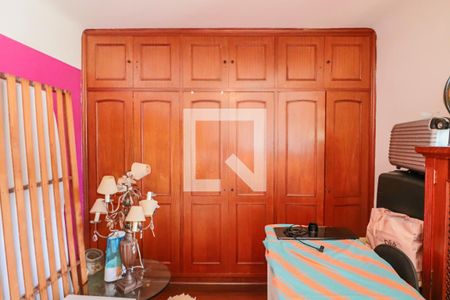 Casa à venda com 400m², 5 quartos e 4 vagas Casa à venda com 400m², 5 quartos e 4 vagasQuarto 2