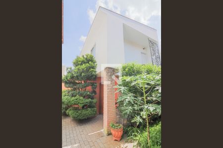 Casa à venda com 400m², 5 quartos e 4 vagas Casa à venda com 400m², 5 quartos e 4 vagasQuintal