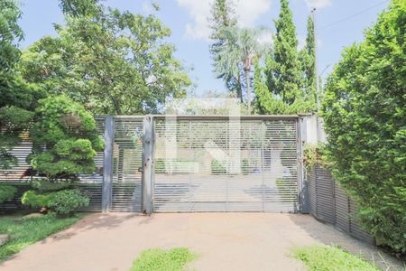 Casa à venda com 400m², 5 quartos e 4 vagas Casa à venda com 400m², 5 quartos e 4 vagasGaragem