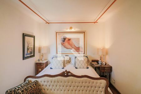 Casa à venda com 400m², 5 quartos e 4 vagas Casa à venda com 400m², 5 quartos e 4 vagasQuarto 5 Suite