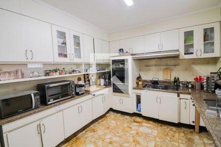 Casa à venda com 400m², 5 quartos e 4 vagas Casa à venda com 400m², 5 quartos e 4 vagasCozinha