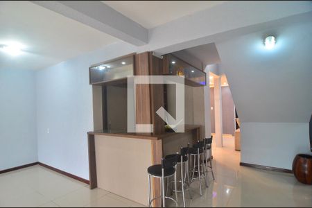 Sala de casa à venda com 3 quartos, 264m² em Rio Branco, Canoas