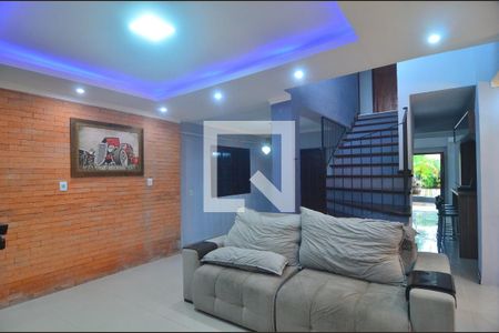 Sala de casa à venda com 3 quartos, 264m² em Rio Branco, Canoas